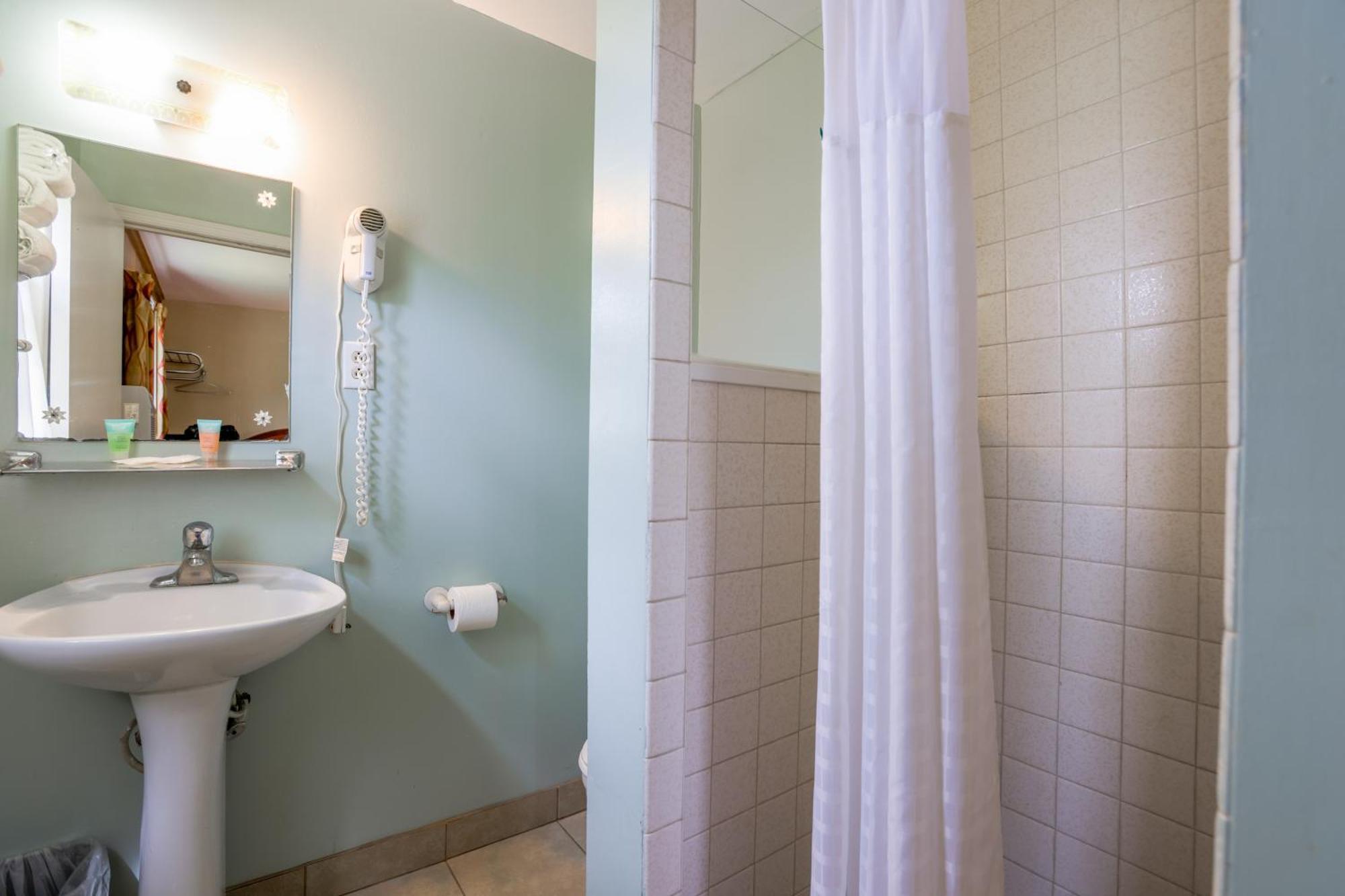 Relax Inn By Oyo Natural Bridge I-81 Exterior foto